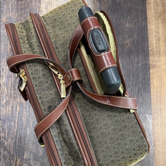 Hartmann Olive and Brown 2 wheel rolling briefcase Carry On Luggage Travel Bag. - Picture 14 of 15